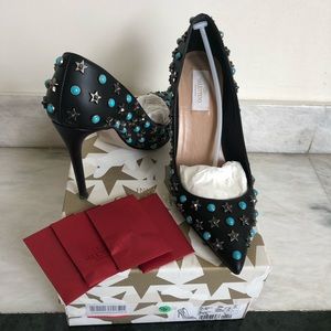 Valentino Garavani Star-studded Rockstud Pumps